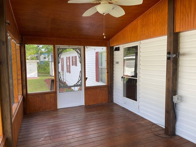 Building Photo - 809 Magnolia Dr
