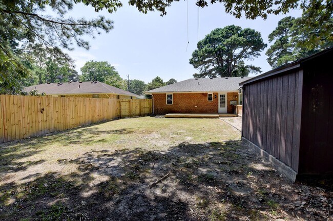 Building Photo - 1306 Linden Ave