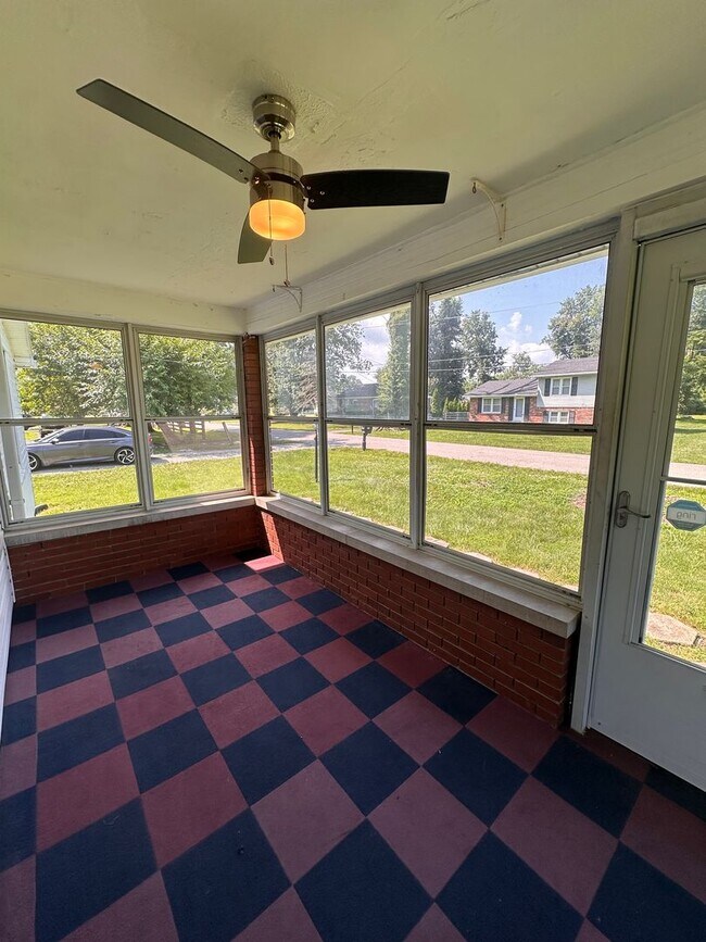 Building Photo - Charming Prospect Cottage with Spacious Yard