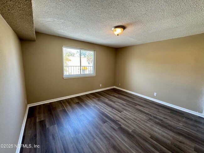 Building Photo - 6654 Bell Tower Ct