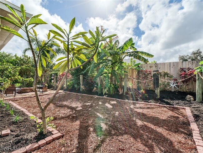 Building Photo - 15004 Cloverdale Dr