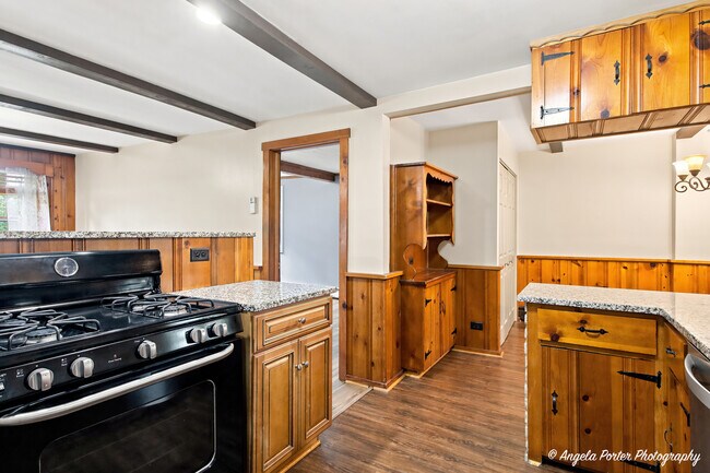 Building Photo - 38624 N Miller Rd