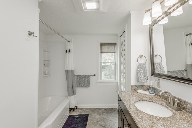 Building Photo - 21 Elsmere Rd