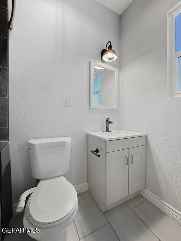 Building Photo - 1305 E Rio Grande Ave