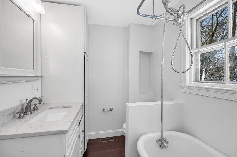 Building Photo - 12 Broadway St