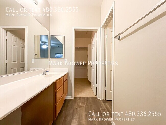 Building Photo - 2831 E Southern Ave