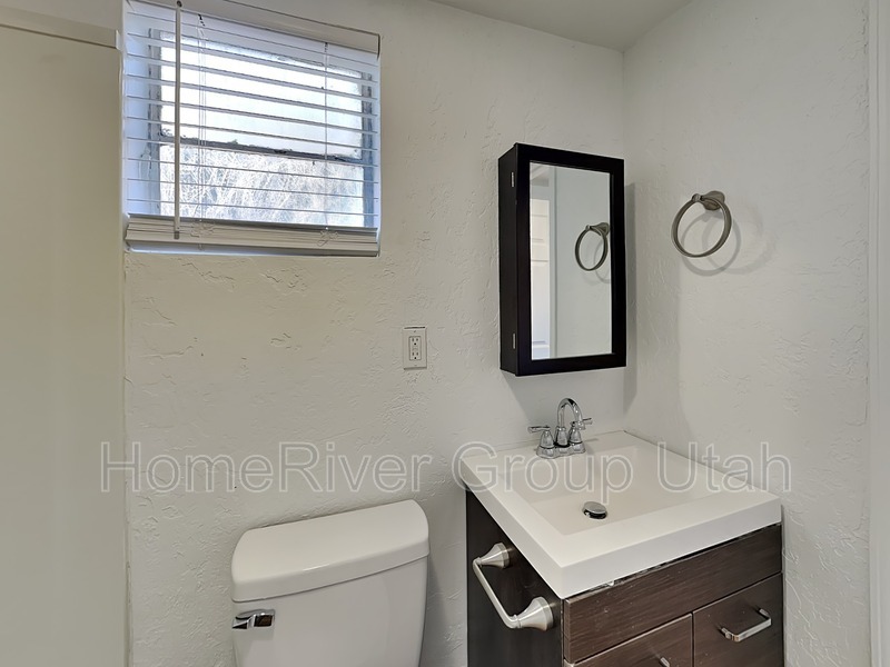Building Photo - 338 N 300 W