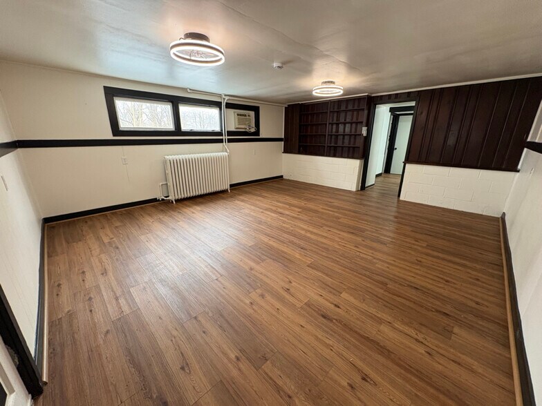 Building Photo - 1616 N Vermilion St