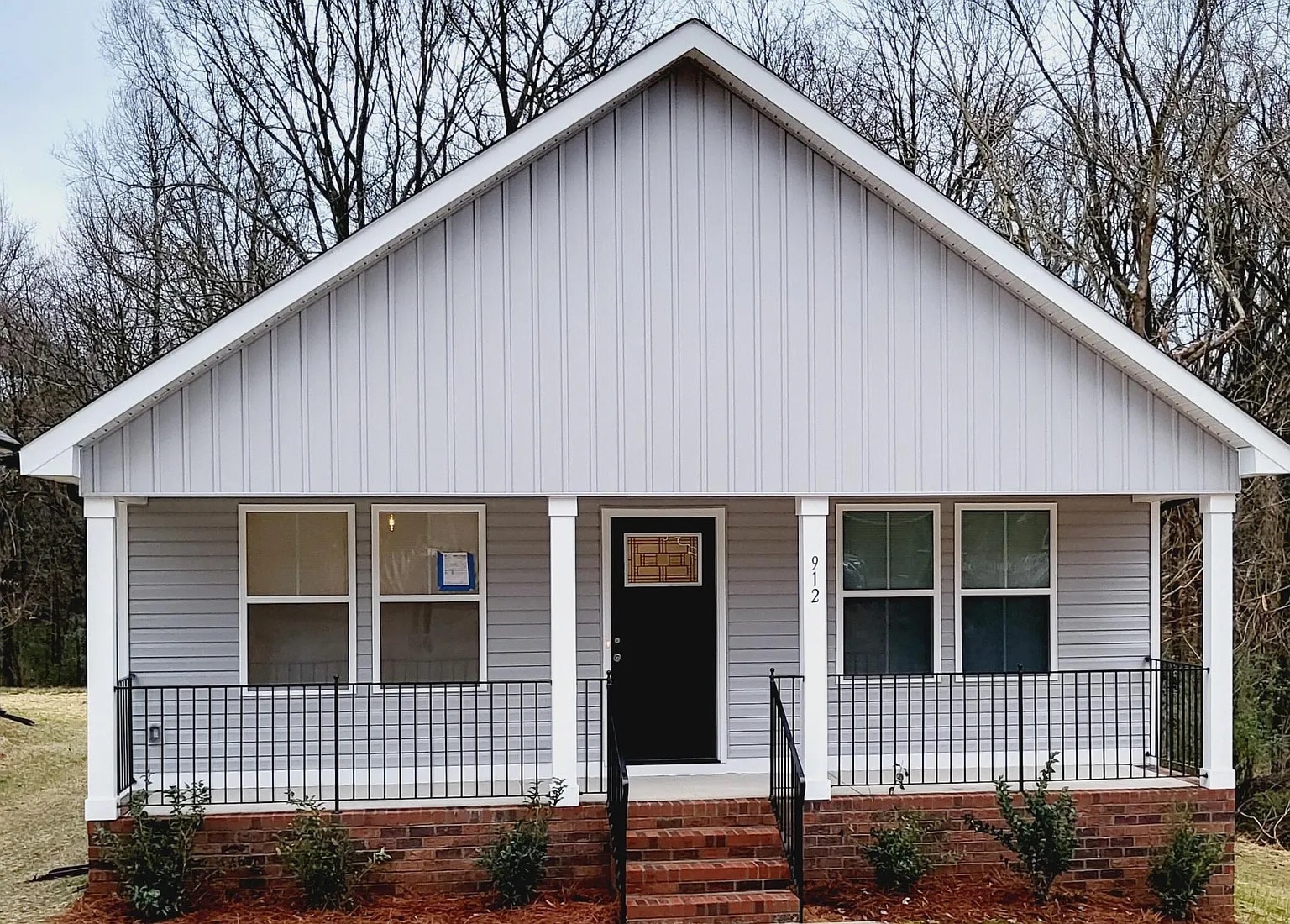 Building Photo - Room in Single Family Home on 2nd St
