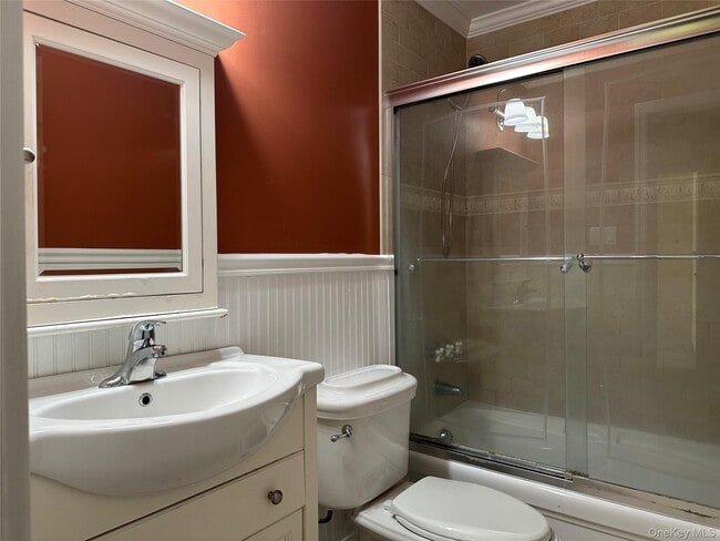 Building Photo - 223 Springmeadow Dr