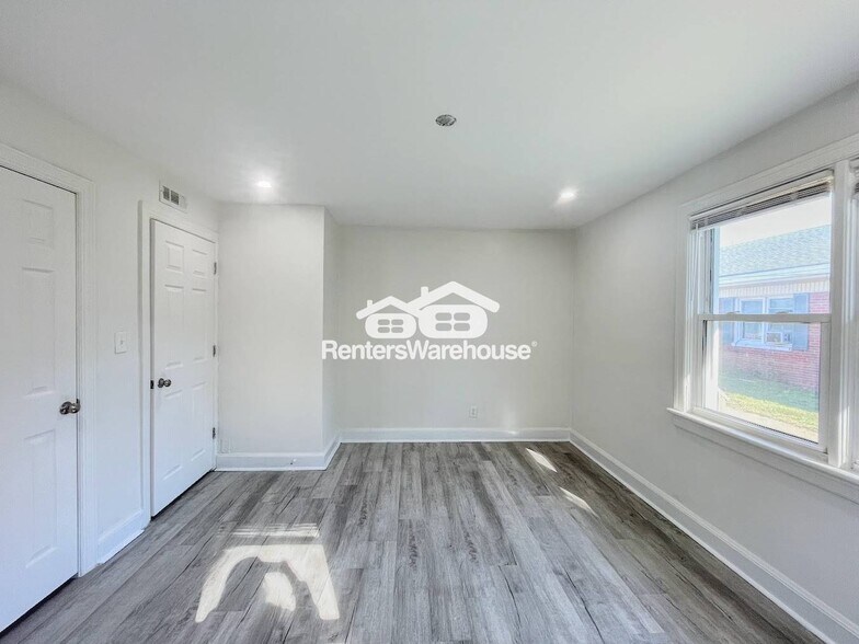 Building Photo - 1375 W Ocean View Ave