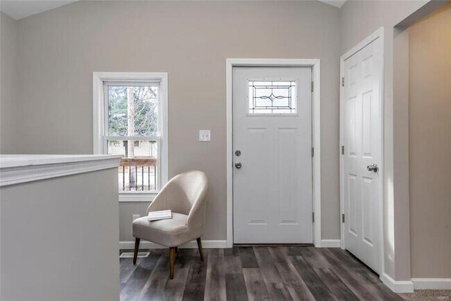 Building Photo - Fantastic 3bd/1.5ba home! Coming soon!