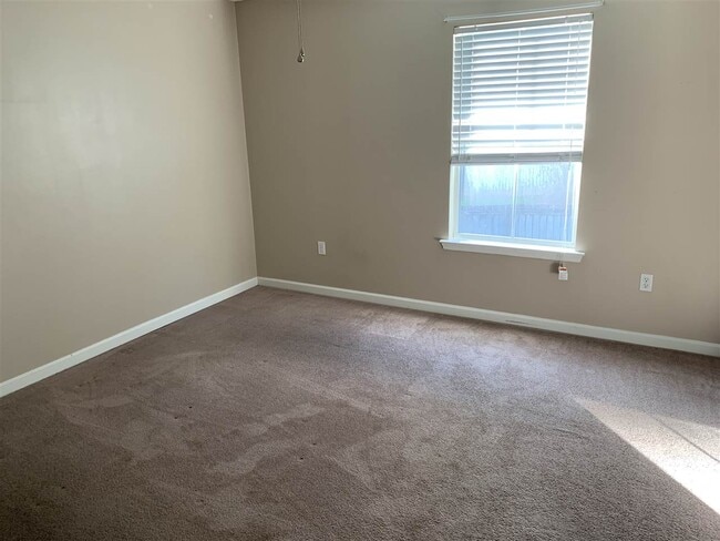 Building Photo - 2862 Waterbrook Way