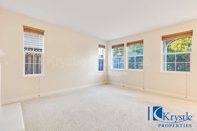 Building Photo - 6335 Newhaven Ln