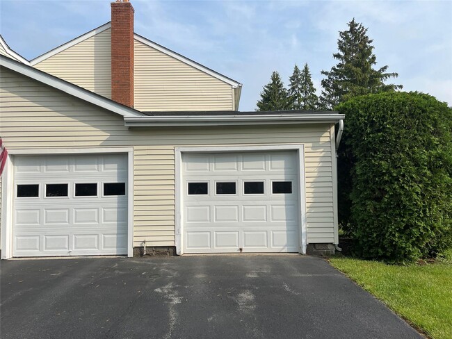 Building Photo - 51 Candlestick Ct