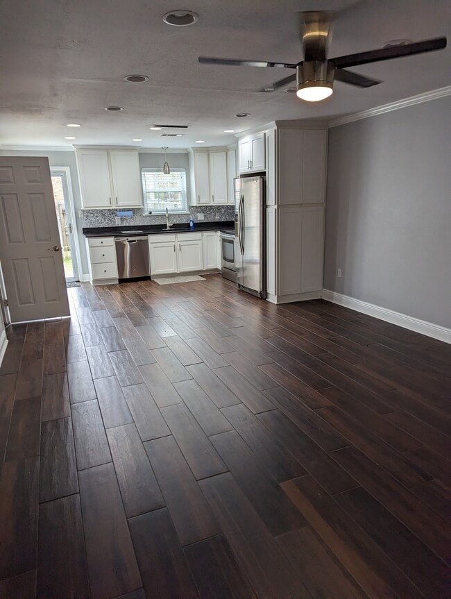 Building Photo - 15859 Maison Orleans Ct