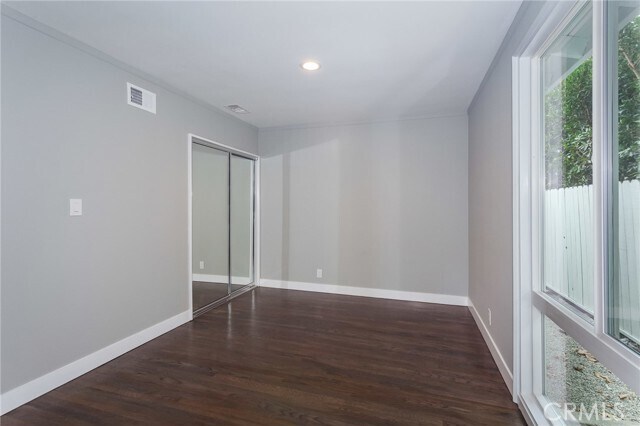 Building Photo - 16231 Moorpark St