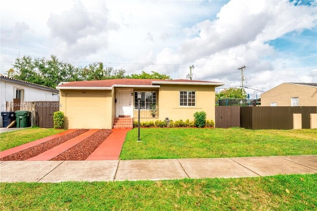 Building Photo - 5807 SW 41st St