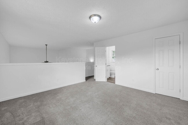 Building Photo - 1586 Kings Rd