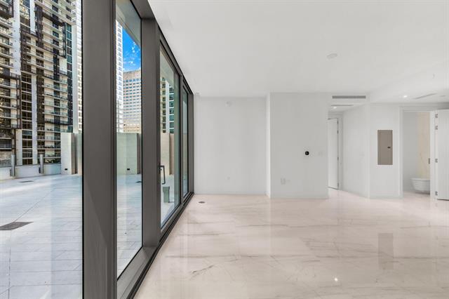 Building Photo - 300 Biscayne Boulevard Way