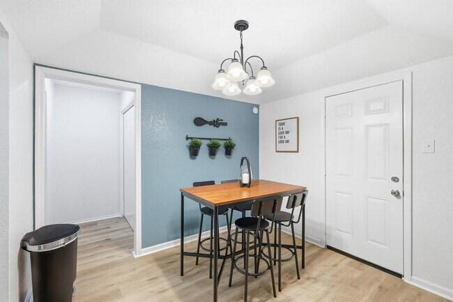 Building Photo - 2162 E Arkansas Ln