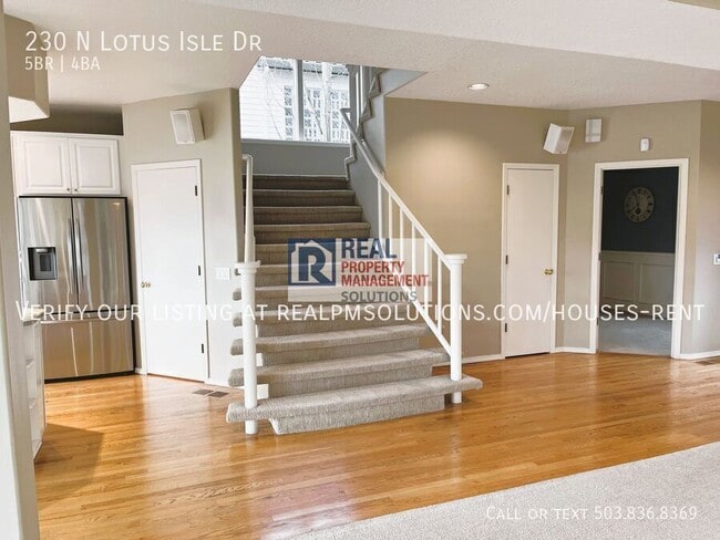 Building Photo - 230 N Lotus Isle Dr