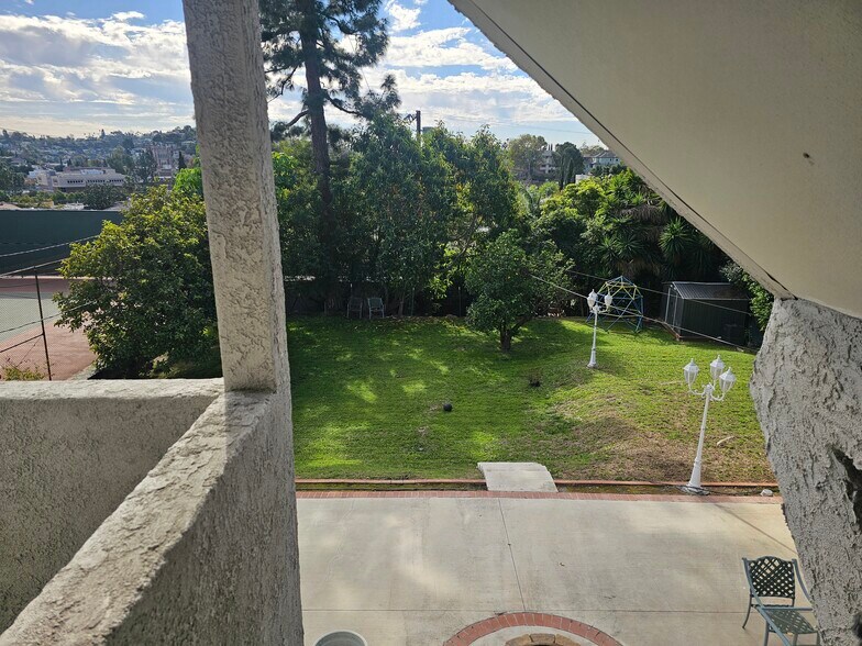 Building Photo - 3250 Lowry Rd