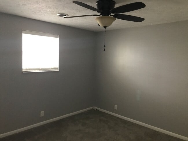 Building Photo - Great 2 Bed 1 Bath Home in the Nations!