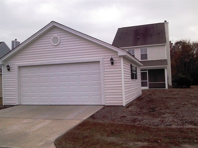 Building Photo - 645 College Park Cir