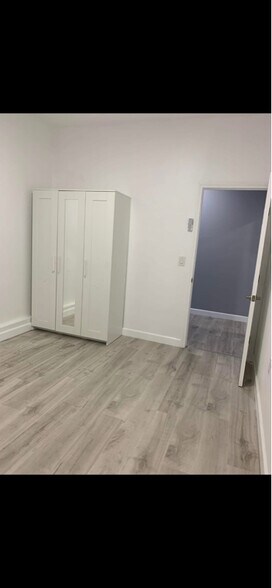 Building Photo - 5413 W 4th St