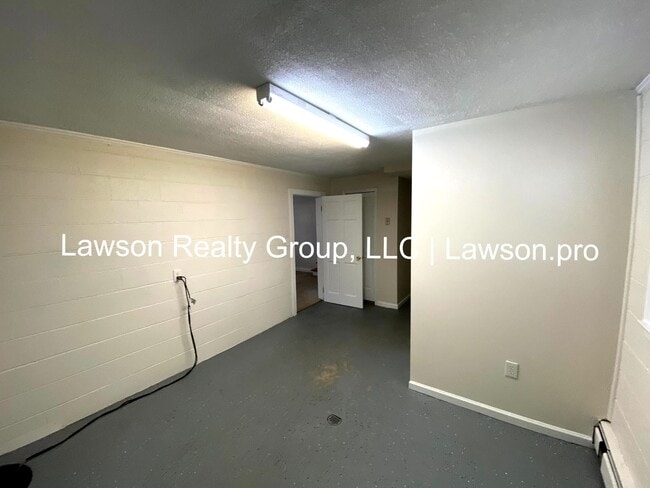 Building Photo - 1706 Glendon Rd