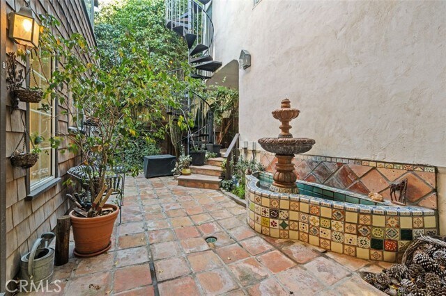 Building Photo - 26391 Via California