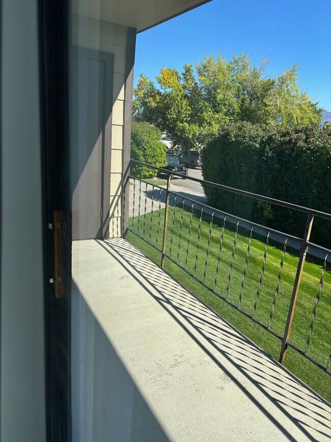 Building Photo - Cute 2 bed 1.5 bath - close to MSU & downtown Bozeman!