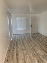 Building Photo - 12923 Doty Ave