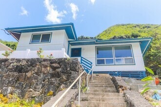 Building Photo - 1520-BK
