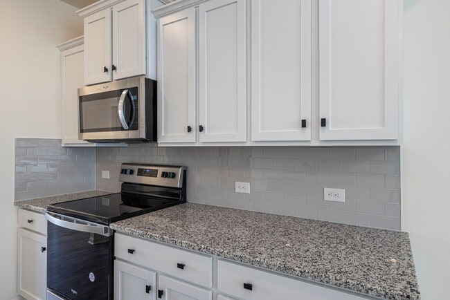 Building Photo - Beautiful 4 Bedroom Home Piedmont School D...
