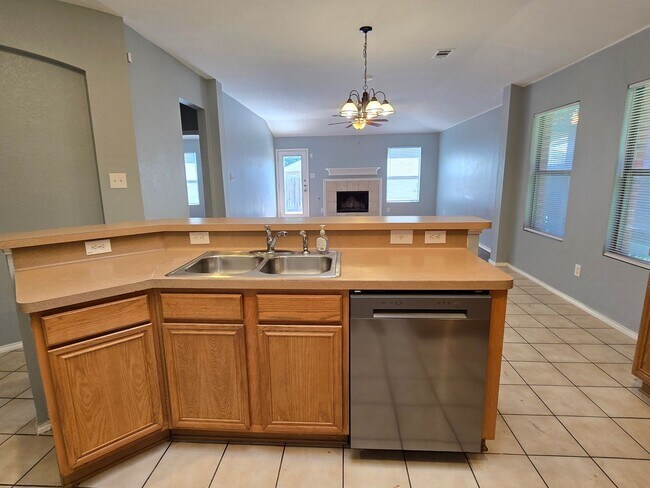 Building Photo - 5820 Show Master Ln