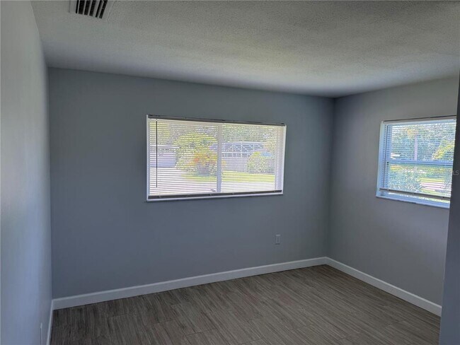 Building Photo - 2451 Nassau St