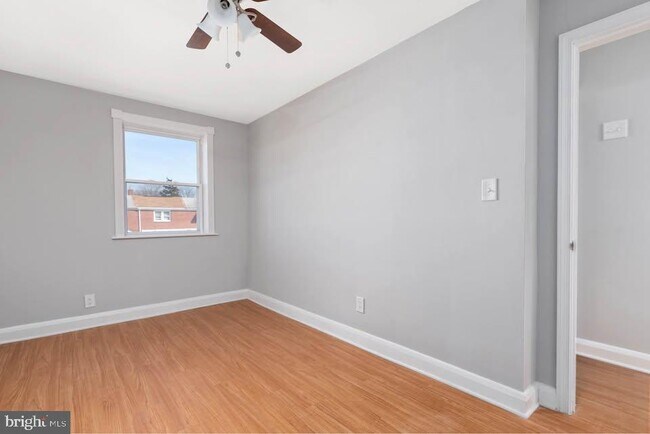 Building Photo - 114 Riverthorn Rd