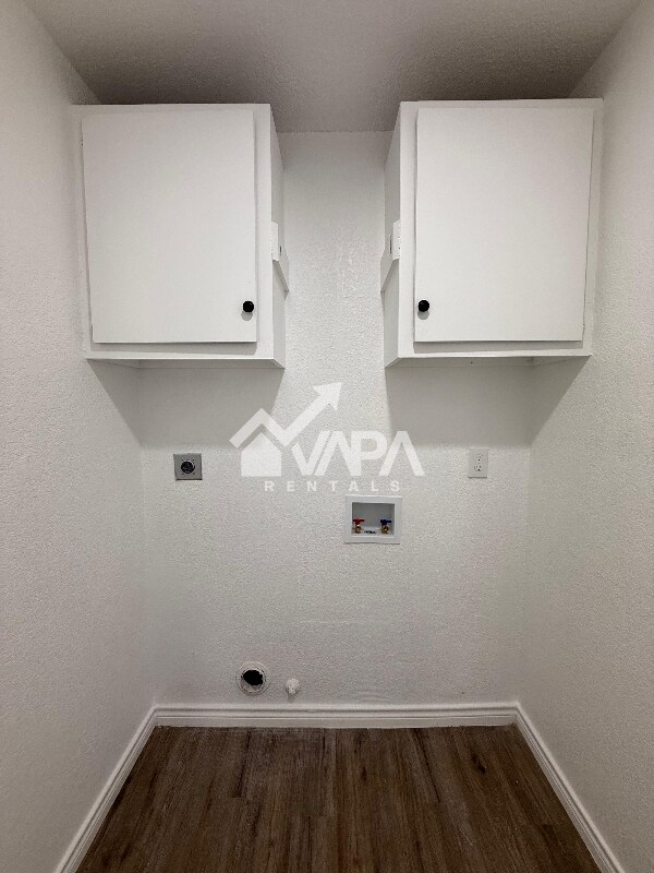 Building Photo - 194 High Oak