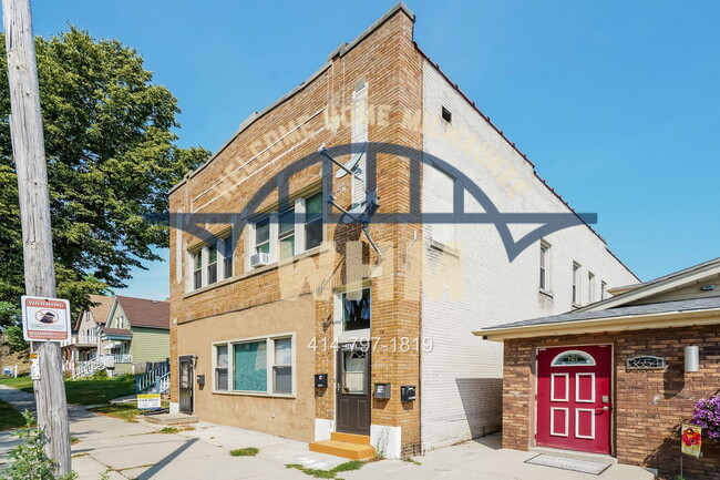 Building Photo - 3650 E Barnard Ave
