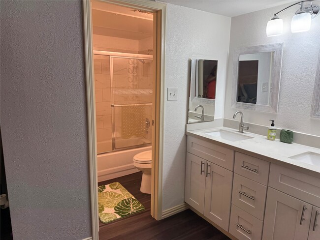 Building Photo - 2120 El Paseo St