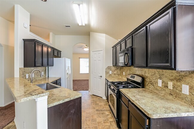 Building Photo - 15011 Mause Creek Dr