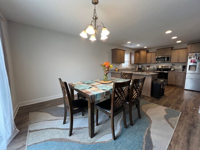 Building Photo - Welcome to Onslow Bay