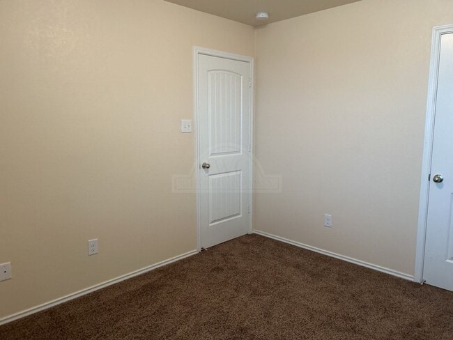 Building Photo - 5305 Eagles Nest Dr