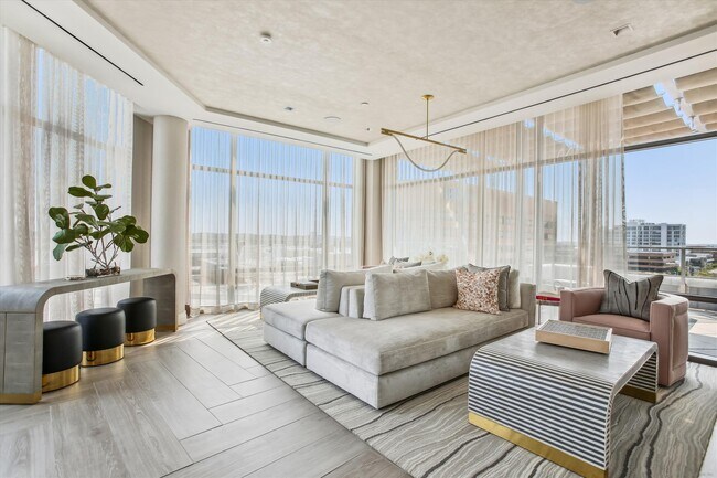 Roof top lounge - 1201 N Royal St