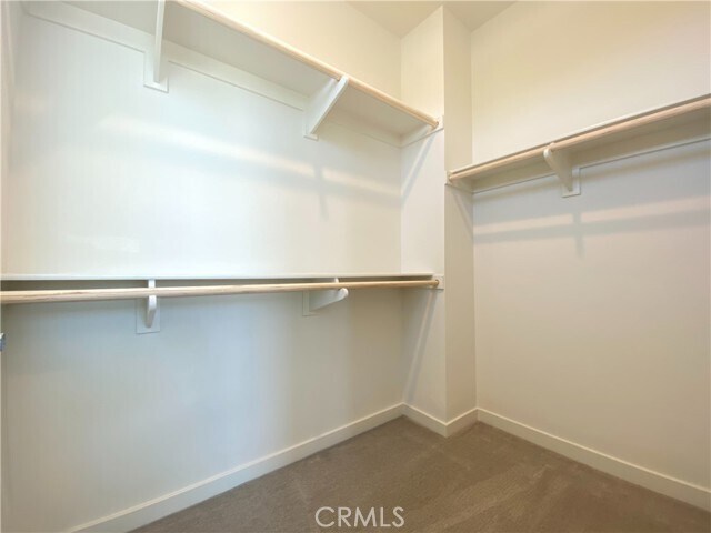 Building Photo - 115 Fable