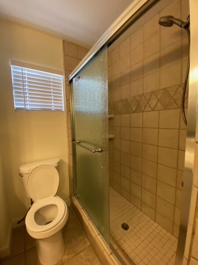 Building Photo - Charming Oleander Home