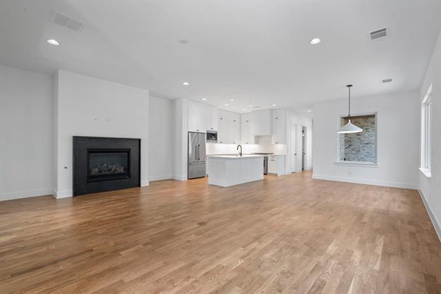 Building Photo - 5539 Longview St