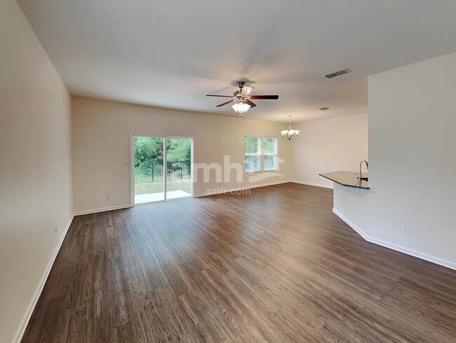 Building Photo - 212 W Jayce Way